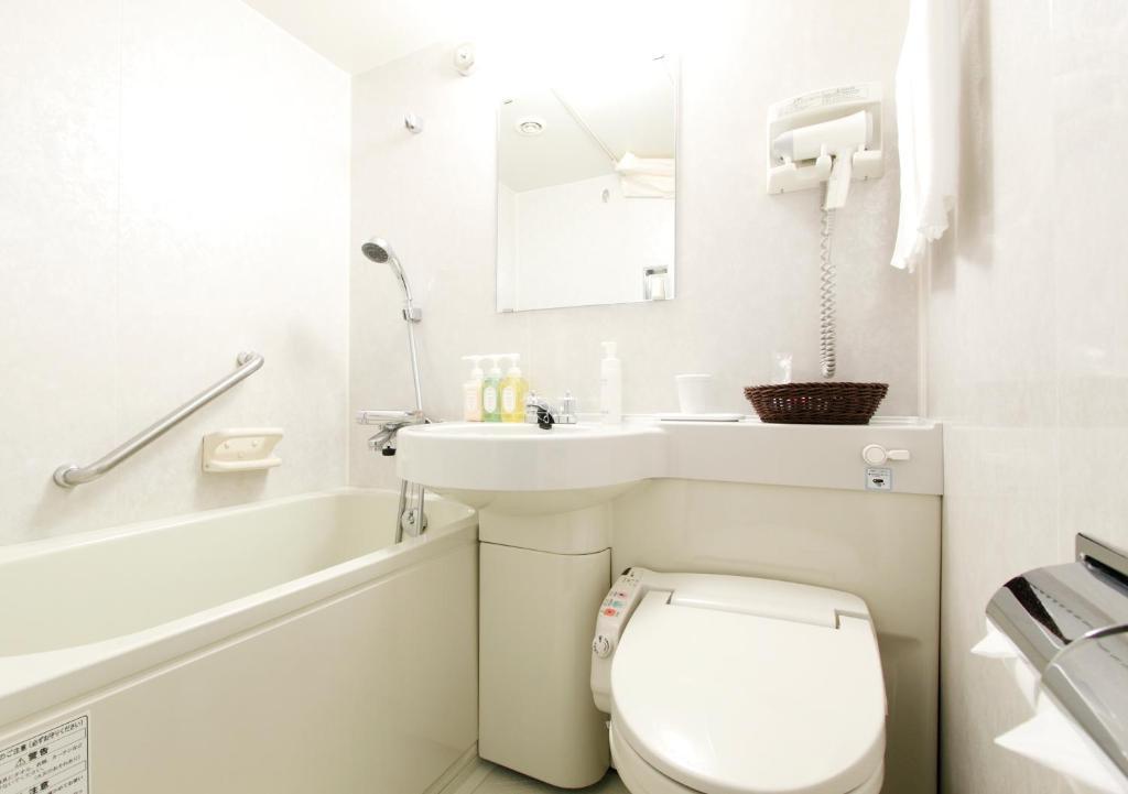 Ginza Daiei Hotel 2*